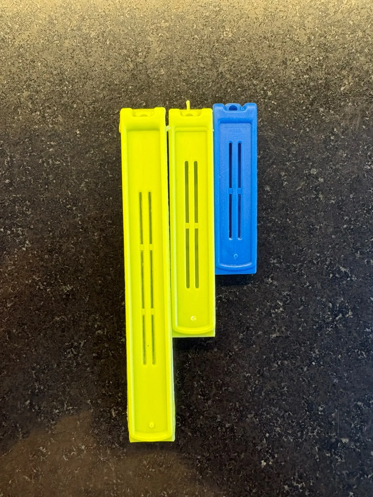Set of 3 clips